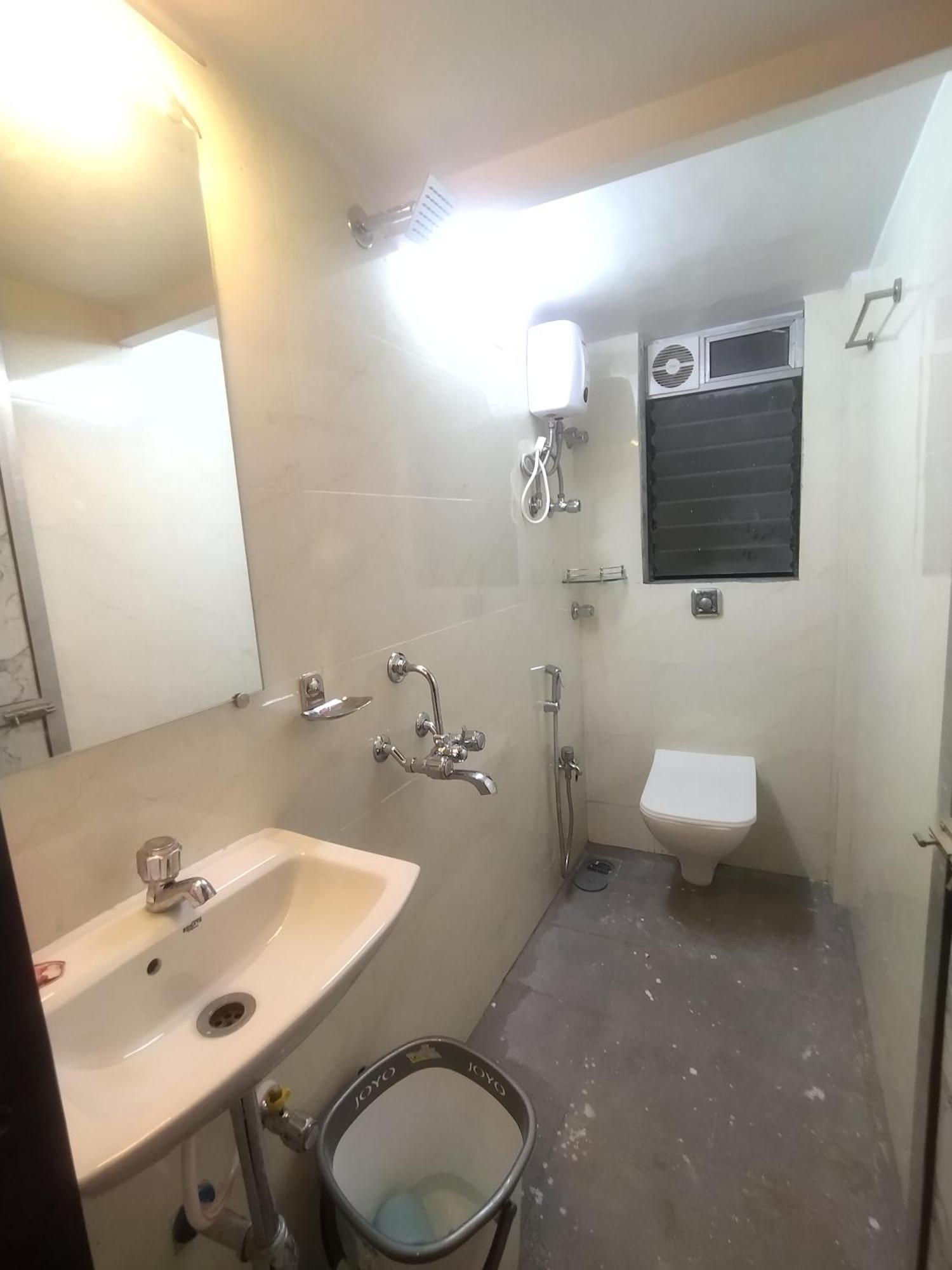 Everest Stays Rooms And Dormitory Mumbai Exterior photo