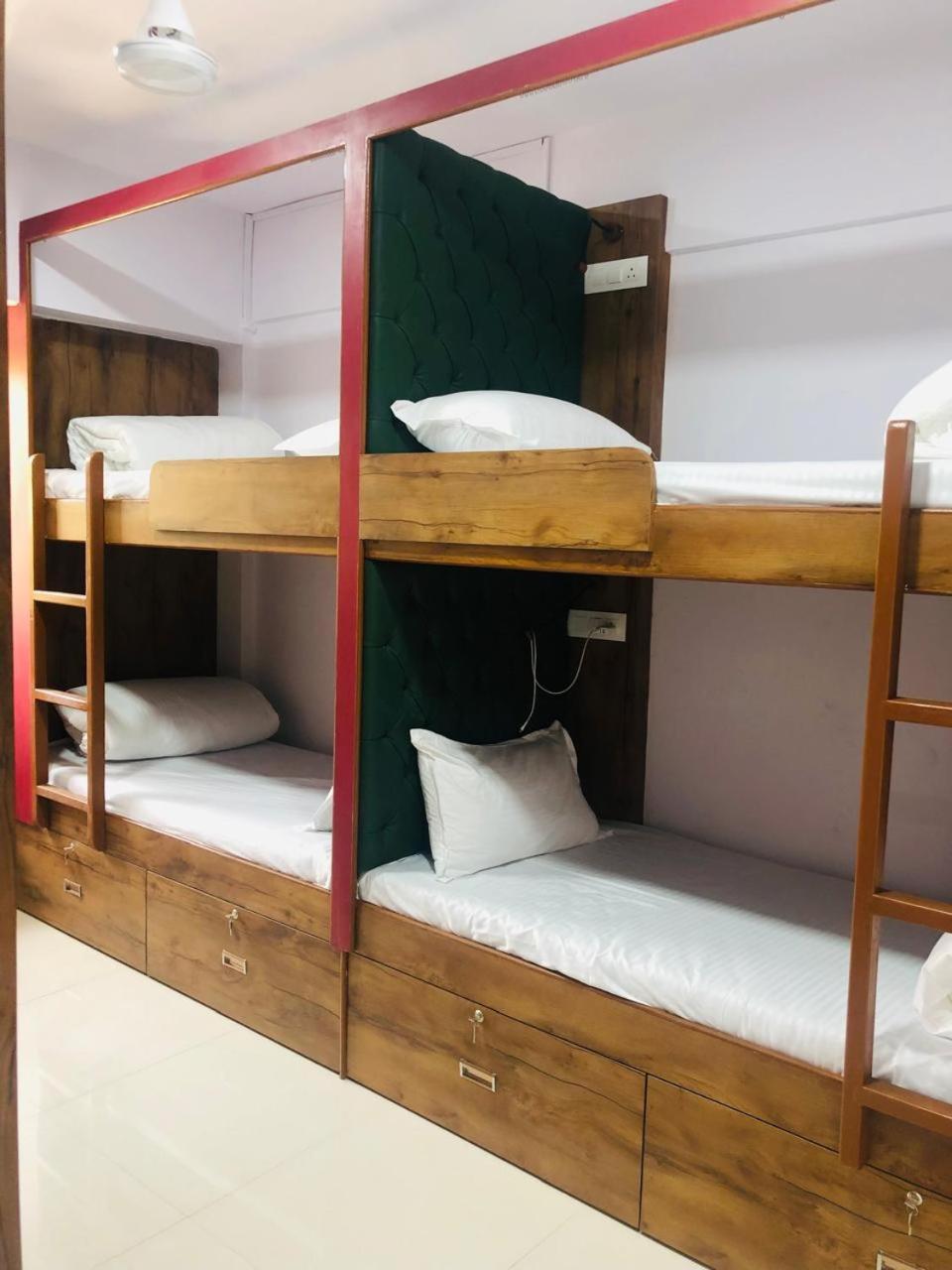 Everest Stays Rooms And Dormitory Mumbai Exterior photo